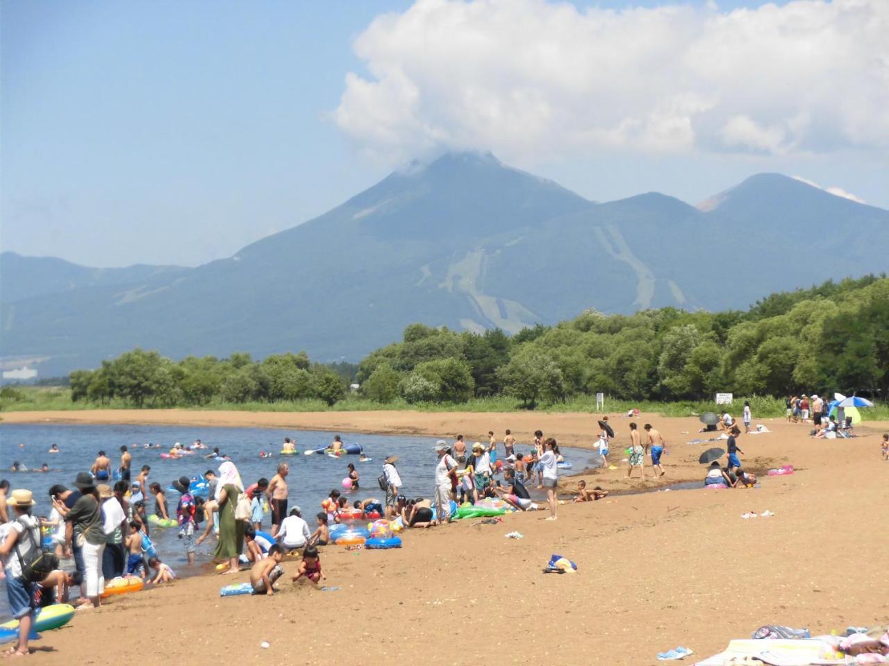 Lakeside Banko Hotel Inawashiro Bagian luar foto