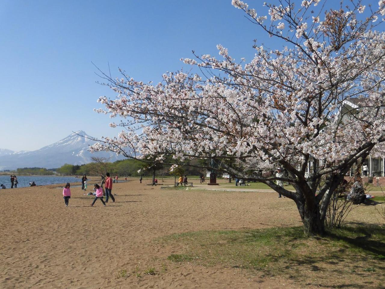 Lakeside Banko Hotel Inawashiro Bagian luar foto