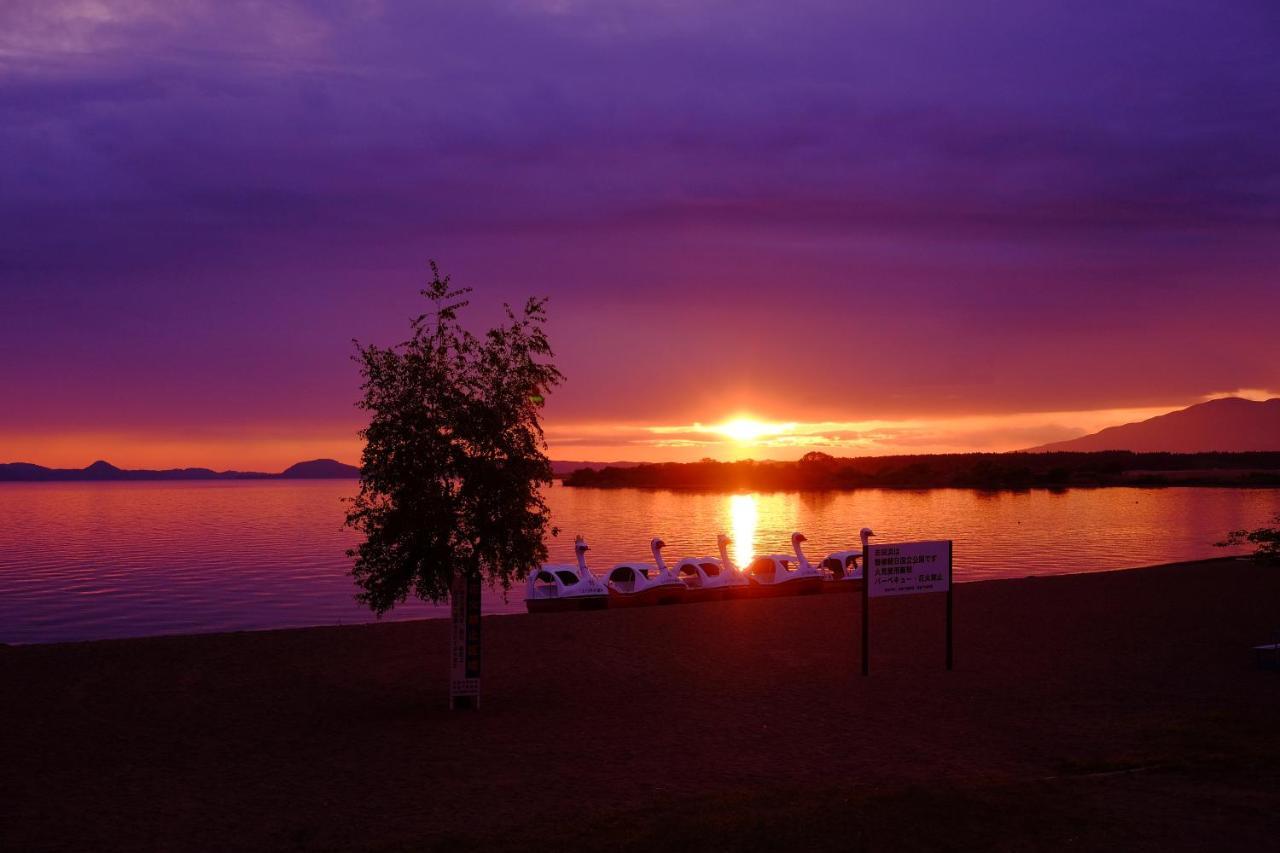 Lakeside Banko Hotel Inawashiro Bagian luar foto